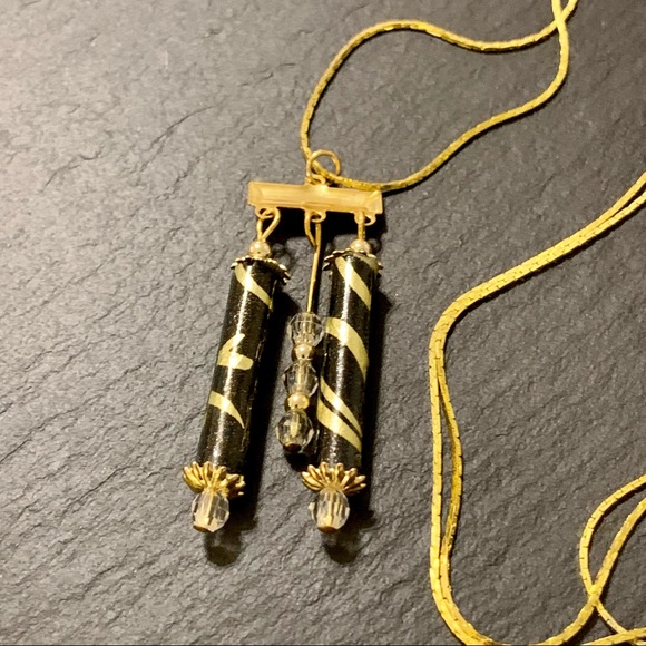 Vintage Gold Tone Box Chain Necklace Matching Black Cylinder Dangle Earrings - Picture 5 of 12